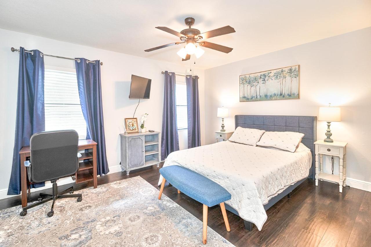 South Tampa Retreat Fenced Yard, Top Location! Exterior photo