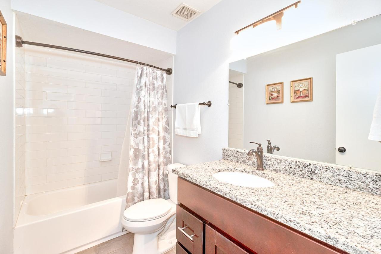 South Tampa Retreat Fenced Yard, Top Location! Exterior photo