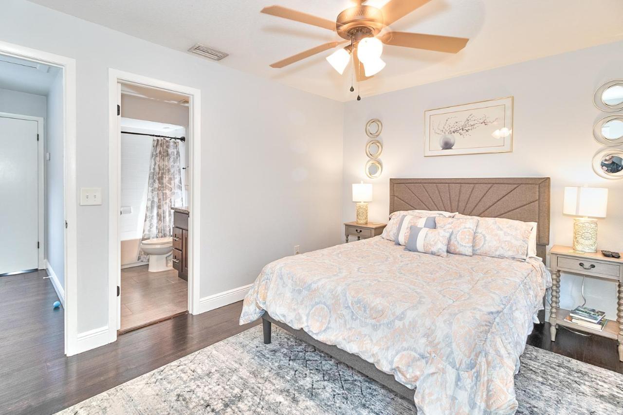 South Tampa Retreat Fenced Yard, Top Location! Exterior photo